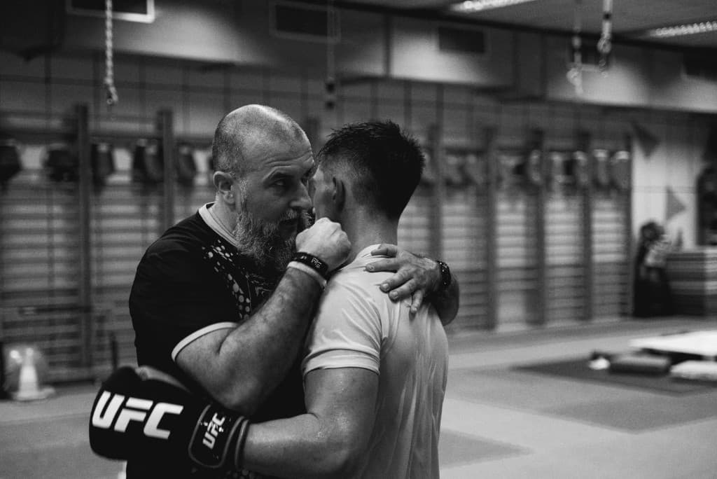 Nikola ispravlja stav polazniku - crno-bijelo